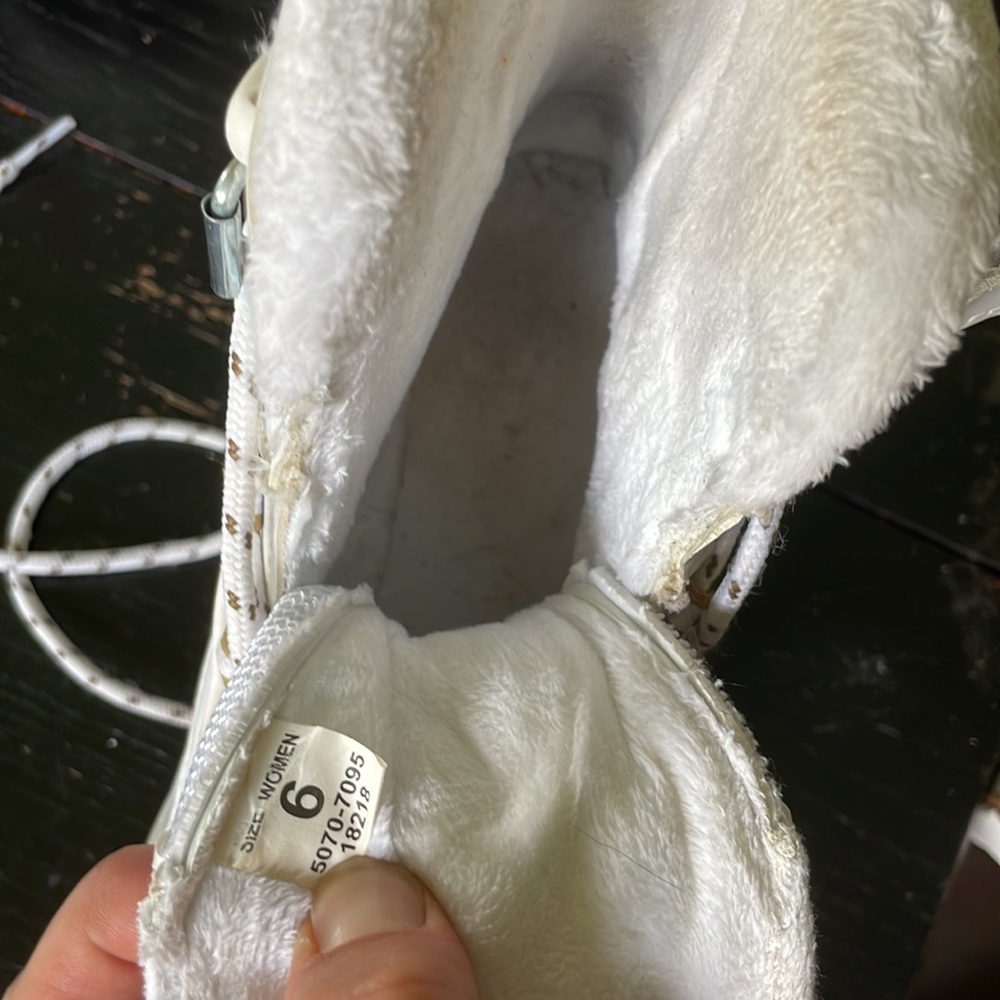 Lake Placid figure skates. - Picture 2 of 7